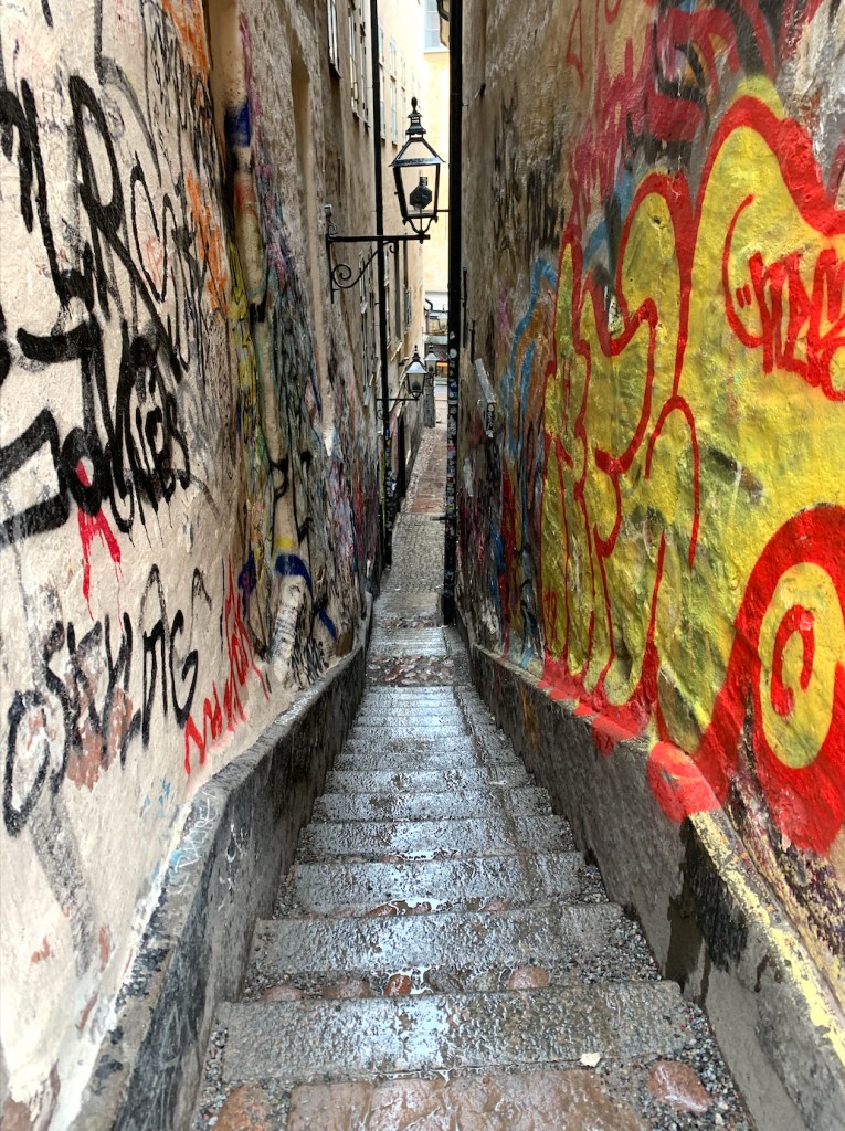 La calle más estrecha de Estocolmo